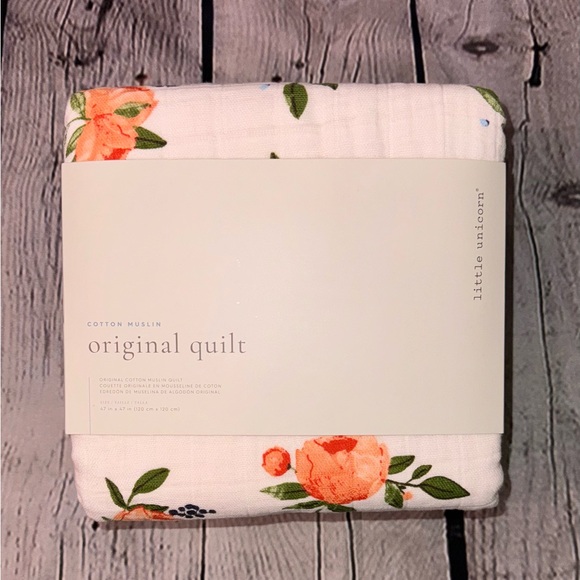 Little Unicorn Watercolor Roses Cotton Muslin Quilt 47x47 NWT - Picture 3 of 5